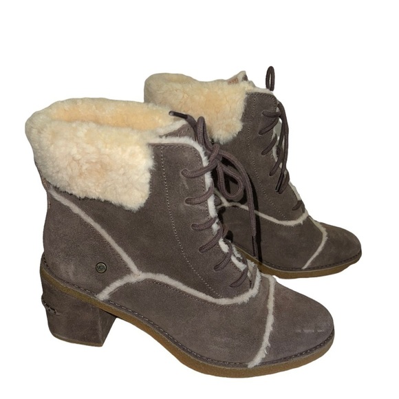 UGG Australia Esterly Heeled Lace up Suede boots. Size 9.5 EUC - Picture 8 of 14